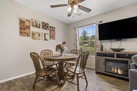 Dining - 26 Fall Creek Trl #5, Branson, MO 65616 photo 1 of 4