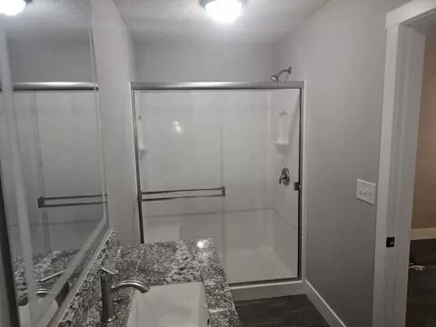 Bath - 313 E Grant St, Clever, MO 65631 photo 2 of 4