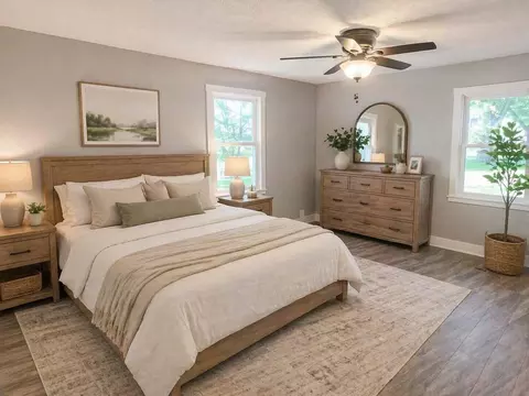 Bedroom - 313 E Grant St, Clever, MO 65631 photo 2 of 3