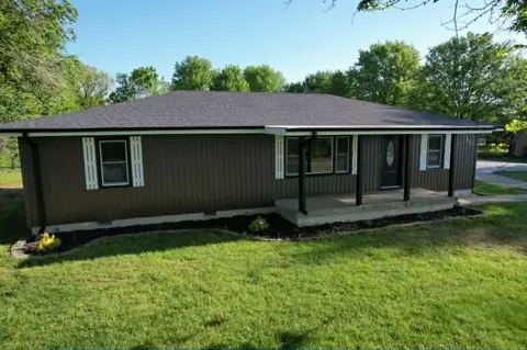 Exterior - 313 E Grant St, Clever, MO 65631 photo 2 of 5