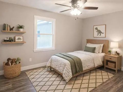 Bedroom - 313 E Grant St, Clever, MO 65631 photo 3 of 3