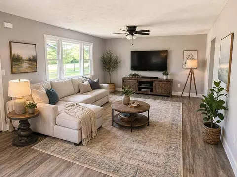 Living - 313 E Grant St, Clever, MO 65631 photo 1 of 2