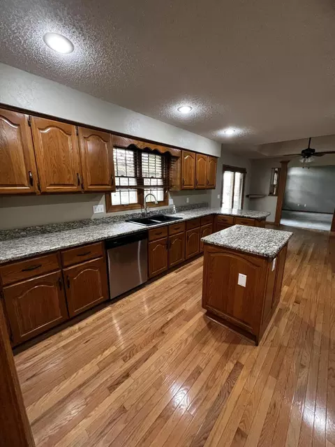 Kitchen - 3700 E Dartmoor Ct, Springfield, MO 65802 photo 2 of 2