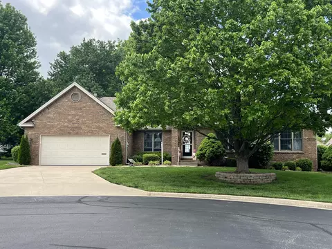 3700 E Dartmoor Ct, Springfield, MO 65802