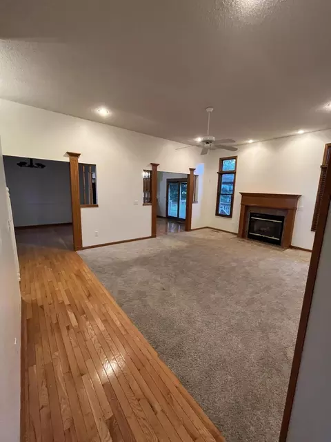 Living - 3700 E Dartmoor Ct, Springfield, MO 65802 photo 4 of 4