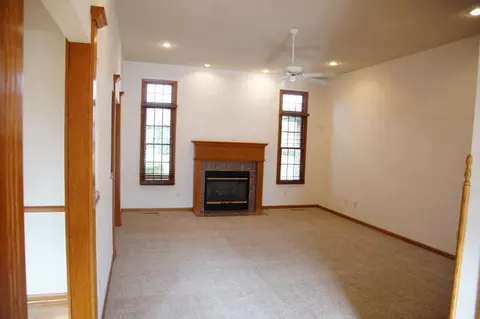 Living - 3700 E Dartmoor Ct, Springfield, MO 65802 photo 2 of 4
