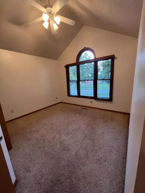 Bedroom - 3700 E Dartmoor Ct, Springfield, MO 65802 photo 2 of 3