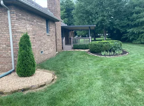Exterior - 3700 E Dartmoor Ct, Springfield, MO 65802 photo 6 of 10
