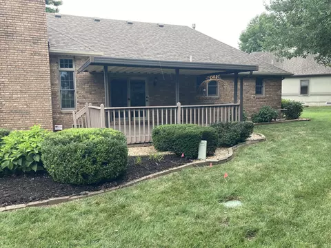 Exterior - 3700 E Dartmoor Ct, Springfield, MO 65802 photo 5 of 10