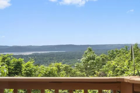 127 Kachina Trl, Branson West, MO 65737