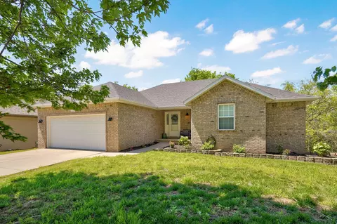 3225 S Creekside Dr, Springfield, MO 65807