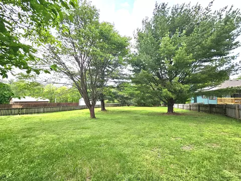 Exterior - 2921 E Lark St, Springfield, MO 65804 photo 8 of 15