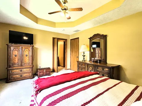 Bedroom - 2921 E Lark St, Springfield, MO 65804 photo 2 of 4
