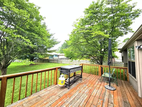 Exterior - 2921 E Lark St, Springfield, MO 65804 photo 7 of 15