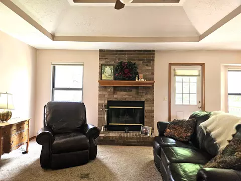 Living - 2921 E Lark St, Springfield, MO 65804 photo 3 of 3