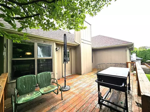 Exterior - 2921 E Lark St, Springfield, MO 65804 photo 6 of 15