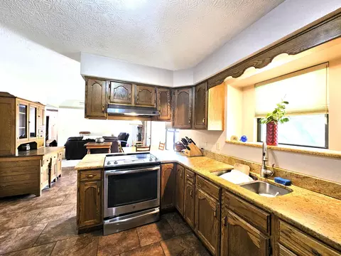 Kitchen - 2921 E Lark St, Springfield, MO 65804 photo 5 of 5