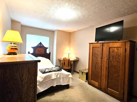 Bedroom - 2921 E Lark St, Springfield, MO 65804 photo 3 of 4