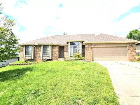 2921 E Lark St, Springfield, MO 65804