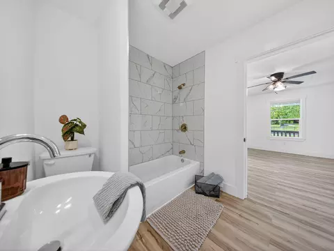 Bath - 1056 S Jefferson Ave, Springfield, MO 65807 photo 2 of 2