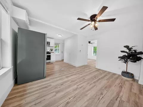 Entry Way - 1056 S Jefferson Ave, Springfield, MO 65807 photo 1 of 1