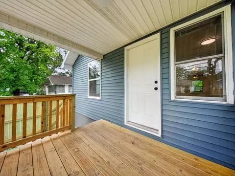 Exterior - 1056 S Jefferson Ave, Springfield, MO 65807 photo 5 of 7