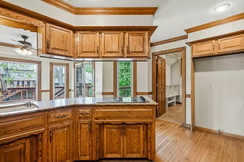 Kitchen - 1915 E Canterbury St, Springfield, MO 65804 photo 4 of 4