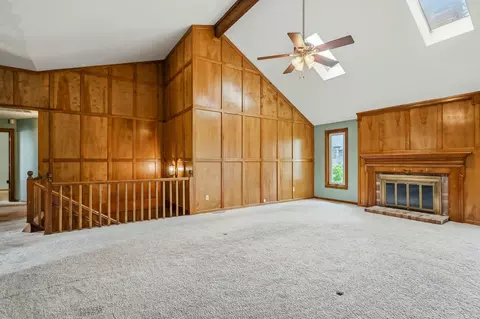 Living - 1915 E Canterbury St, Springfield, MO 65804 photo 3 of 6