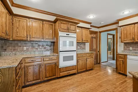 Kitchen - 1915 E Canterbury St, Springfield, MO 65804 photo 1 of 4