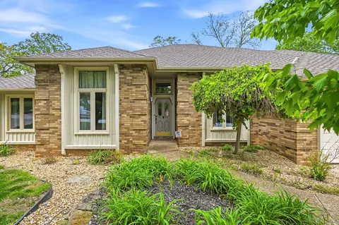 Exterior - 1915 E Canterbury St, Springfield, MO 65804 photo 8 of 9