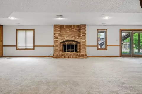 Living - 1915 E Canterbury St, Springfield, MO 65804 photo 6 of 6