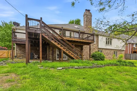 Exterior - 1915 E Canterbury St, Springfield, MO 65804 photo 5 of 9