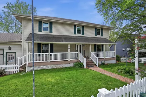 Exterior - 1502 E Sycamore St, Ozark, MO 65721 photo 2 of 14