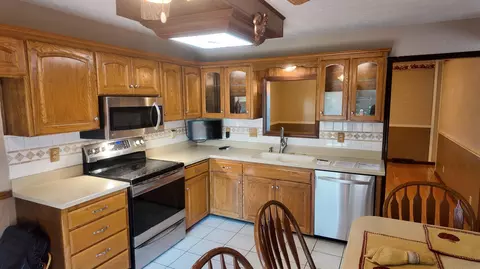 Kitchen - 1502 E Sycamore St, Ozark, MO 65721 photo 5 of 7