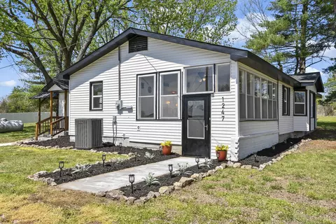 1247 State Hwy, Clever, MO 65631