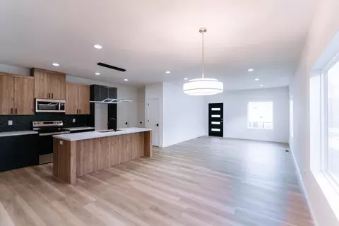 Living - 1232 E Paragon Ave, Springfield, MO 65803 photo 1 of 6