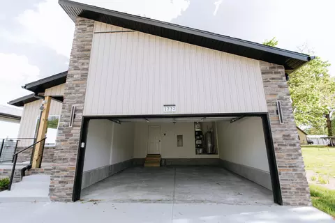 Exterior - 1232 E Paragon Ave, Springfield, MO 65803 photo 6 of 6