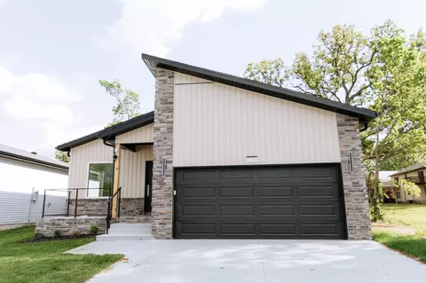 Exterior - 1232 E Paragon Ave, Springfield, MO 65803 photo 3 of 6