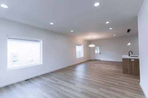 Living - 1232 E Paragon Ave, Springfield, MO 65803 photo 5 of 6