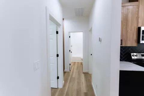Entry Way - 1232 E Paragon Ave, Springfield, MO 65803 photo 1 of 2