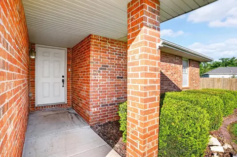 1203 E Chesapeake Dr, Ozark, MO 65721 photo 3