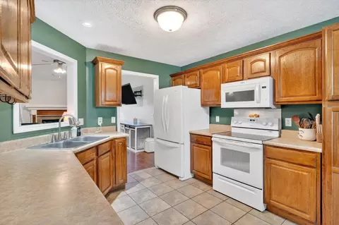 1203 E Chesapeake Dr, Ozark, MO 65721 photo 6