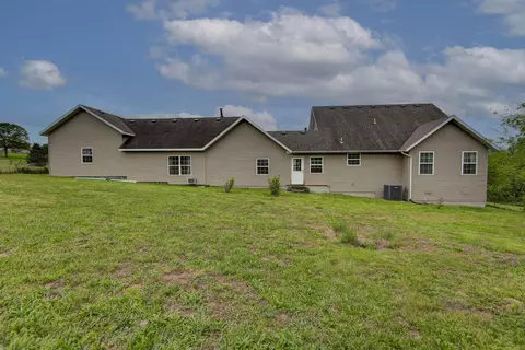 Exterior - 293 Quarry Loop, Sparta, MO 65753 photo 4 of 5