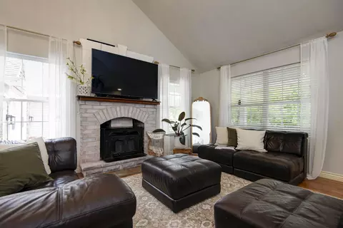 Living - 293 Quarry Loop, Sparta, MO 65753 photo 2 of 2