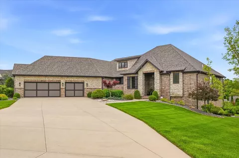 Exterior - 4702 Cobble Creek Dr, Springfield, MO 65809 photo 2 of 12