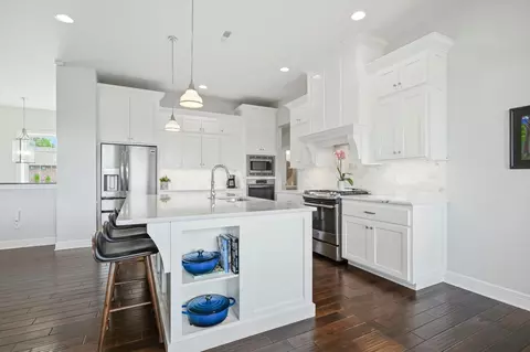 Kitchen - 4702 Cobble Creek Dr, Springfield, MO 65809 photo 2 of 7