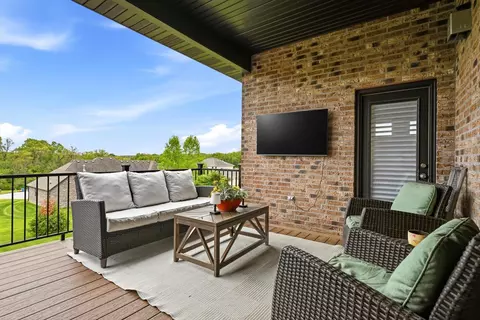 Exterior - 4702 Cobble Creek Dr, Springfield, MO 65809 photo 4 of 12
