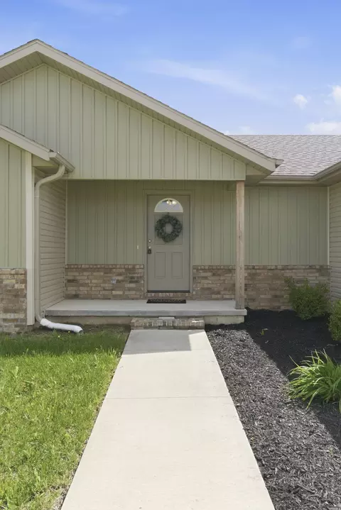 Exterior - 108 E Rosalie St, Strafford, MO 65757 photo 2 of 8