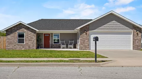 995 W Maurice St, Bolivar, MO 65613