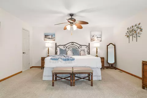 Bedroom - 26809 Apache Ln, Shell Knob, MO 65747 photo 2 of 10
